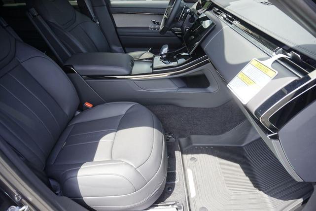 Photo of 2025 Gray Land Rover Range Rover Sport