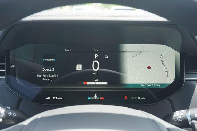 Photo of 2025 White Land Rover Range Rover
