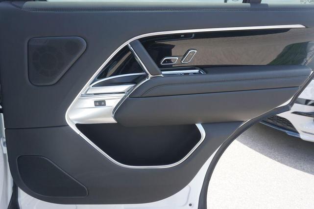 Photo of 2025 White Land Rover Range Rover