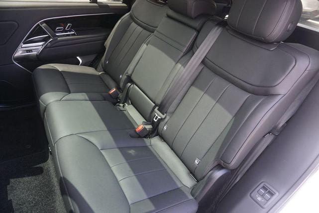Photo of 2025 White Land Rover Range Rover