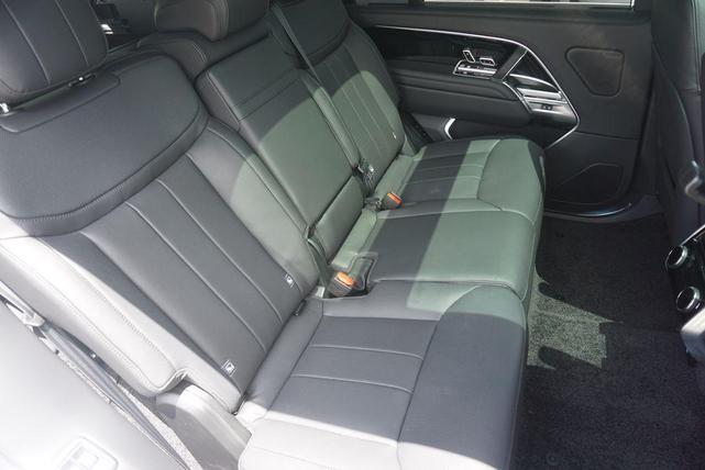 Photo of 2025 White Land Rover Range Rover