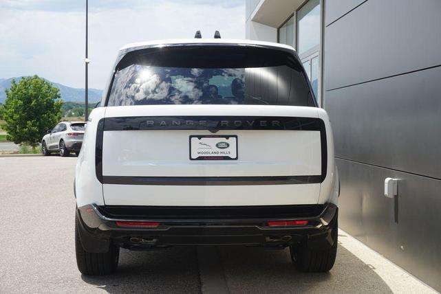Photo of 2025 White Land Rover Range Rover