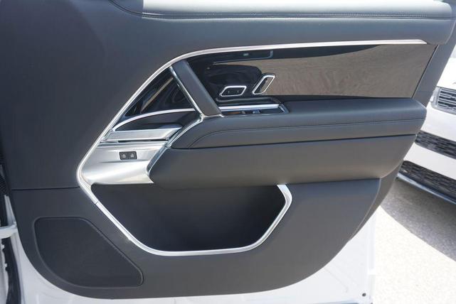 Photo of 2025 White Land Rover Range Rover