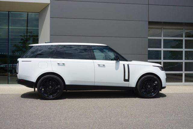 Photo of 2025 White Land Rover Range Rover