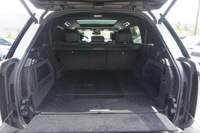 Photo of 2025 White Land Rover Range Rover