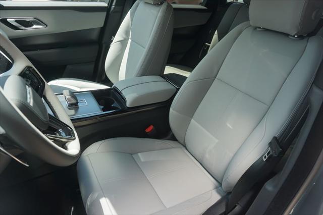 Photo of 2026 Giola Green Metallic Land Rover Range Rover Velar