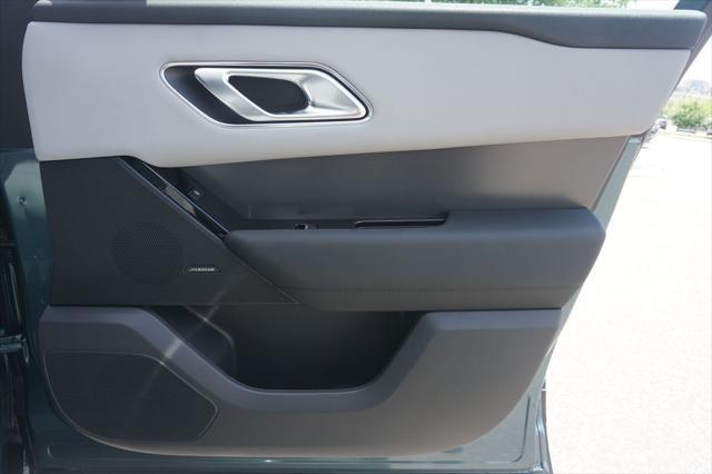 Photo of 2026 Giola Green Metallic Land Rover Range Rover Velar