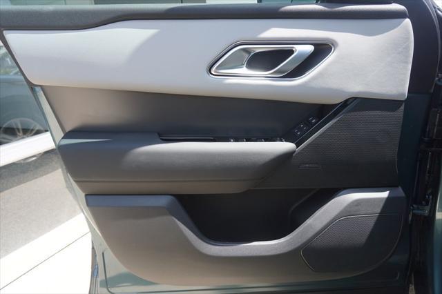 Photo of 2026 Giola Green Metallic Land Rover Range Rover Velar