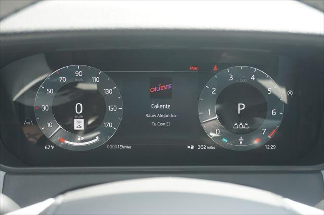 Photo of 2026 Giola Green Metallic Land Rover Range Rover Velar
