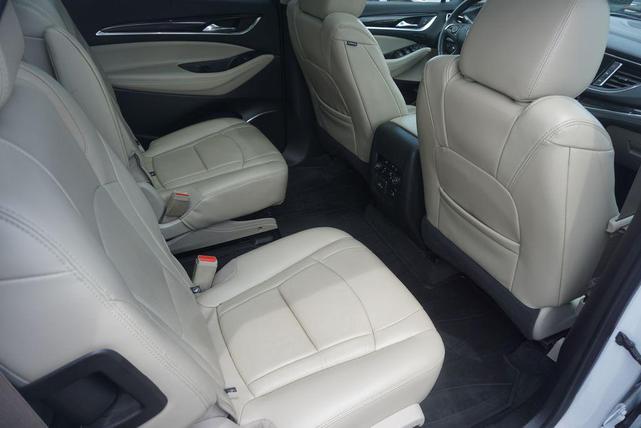 Photo of 2018 White Frost Tricoat Buick Enclave