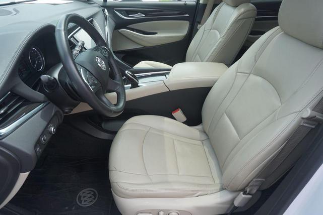 Photo of 2018 White Frost Tricoat Buick Enclave
