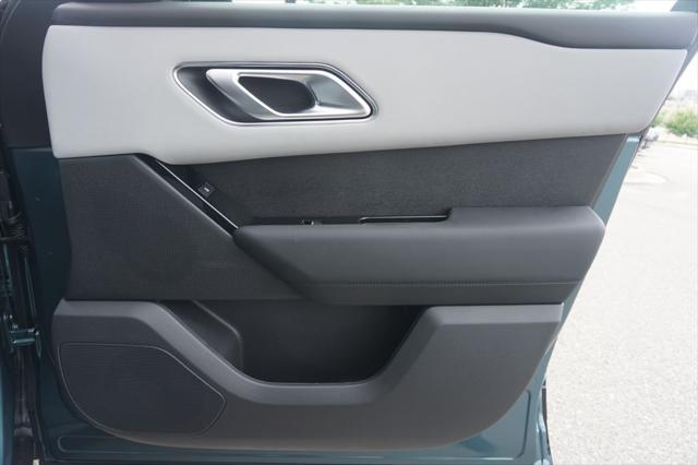 Photo of 2026 Giola Green Metallic Land Rover Range Rover Velar