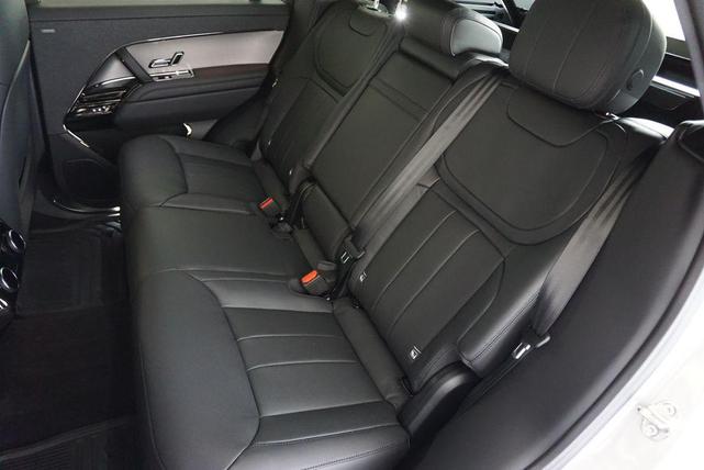 Photo of 2025 Gray Land Rover Range Rover Sport