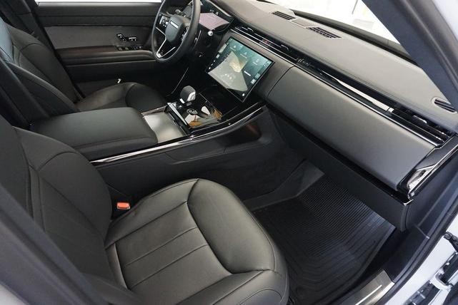 Photo of 2025 Gray Land Rover Range Rover Sport