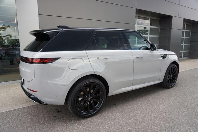Photo of 2025 Gray Land Rover Range Rover Sport