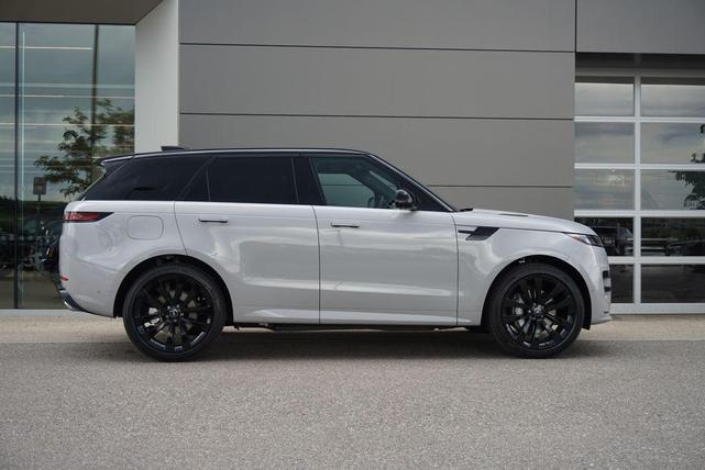 Photo of 2025 Gray Land Rover Range Rover Sport