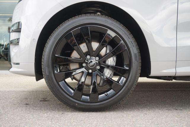 Photo of 2025 Gray Land Rover Range Rover Sport