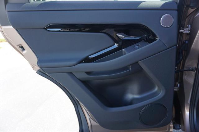 Photo of 2026 Corinthian Bron Land Rover Range Rover Evoque