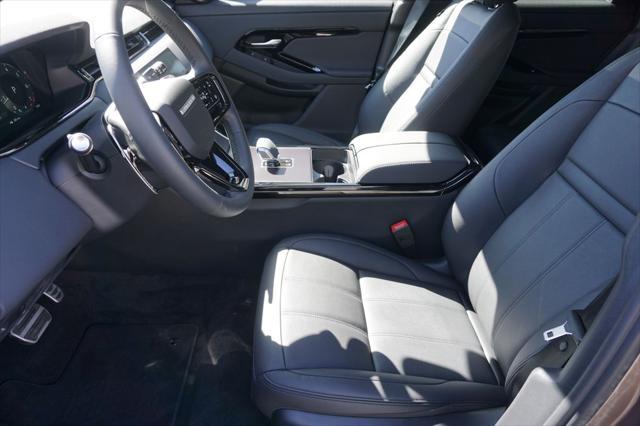 Photo of 2026 Corinthian Bron Land Rover Range Rover Evoque