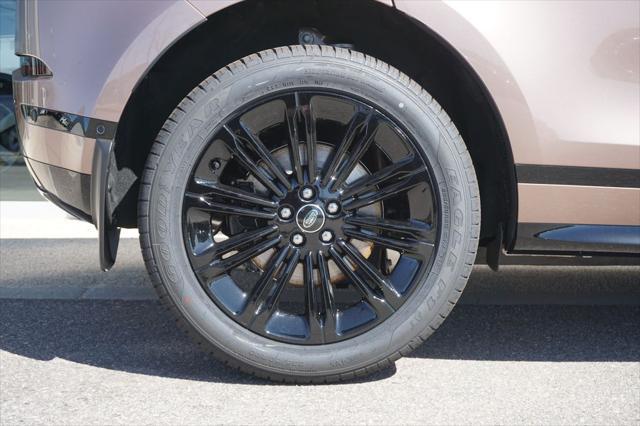 Photo of 2026 Corinthian Bron Land Rover Range Rover Evoque