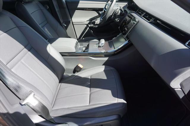 Photo of 2026 Corinthian Bron Land Rover Range Rover Evoque