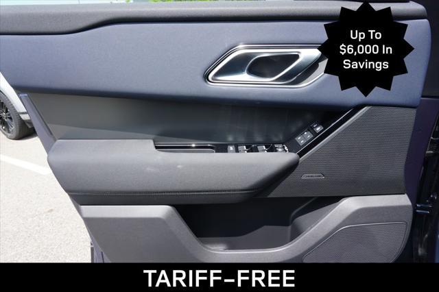 Photo of 2025 Varesine Blue Metallic Land Rover Range Rover Velar