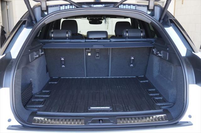 Photo of 2026 Fuji Land Rover Range Rover Velar