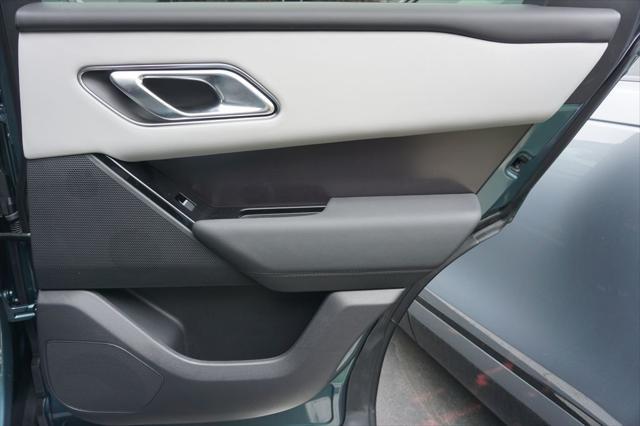 Photo of 2026 Giola Green Metallic Land Rover Range Rover Velar