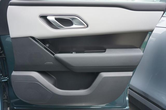 Photo of 2026 Giola Green Metallic Land Rover Range Rover Velar