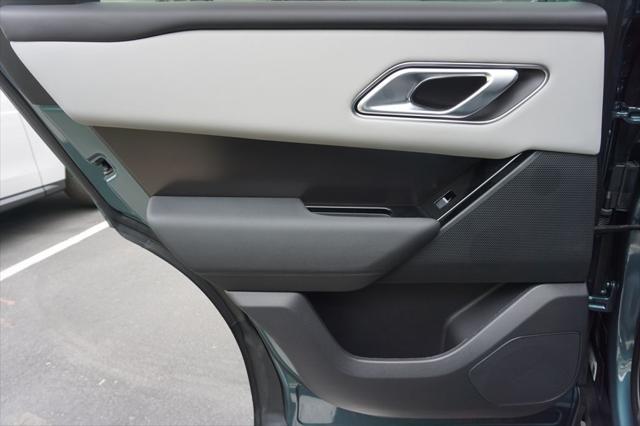 Photo of 2026 Giola Green Metallic Land Rover Range Rover Velar