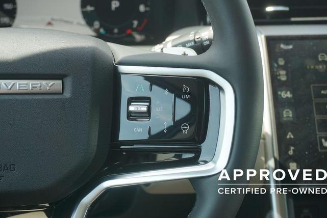 Photo of 2024 Fuji White Land Rover Discovery Sport