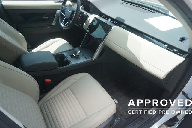 Photo of 2024 Fuji White Land Rover Discovery Sport