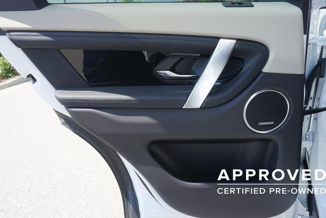 Photo of 2024 Fuji White Land Rover Discovery Sport
