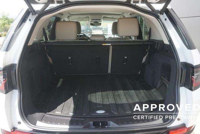 Photo of 2024 Fuji White Land Rover Discovery Sport