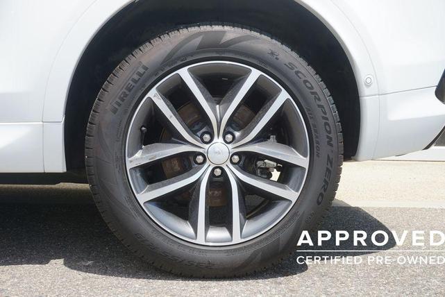 Photo of 2024 Fuji White Land Rover Discovery Sport