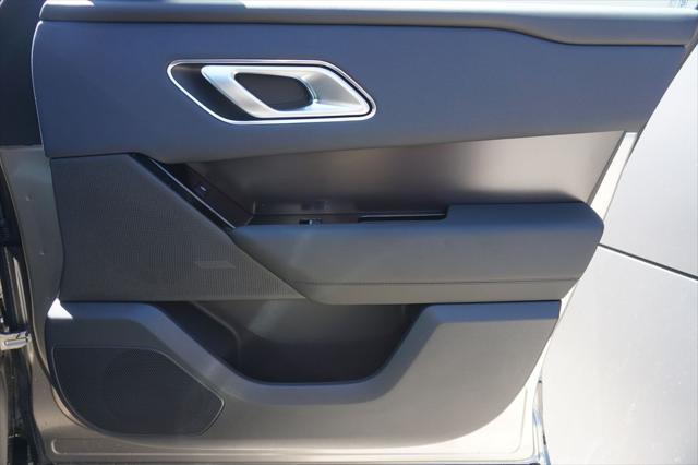 Photo of 2026 Batumi Gold Premium Metallic Land Rover Range Rover Velar