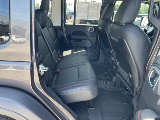 Photo of 2025 Granite Crystal Clearcoat Metallic Jeep Wrangler