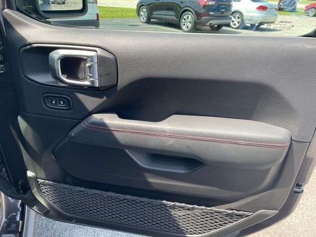 Photo of 2025 Granite Crystal Clearcoat Metallic Jeep Wrangler