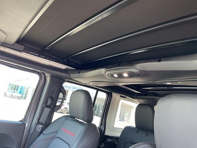 Photo of 2025 Granite Crystal Clearcoat Metallic Jeep Wrangler