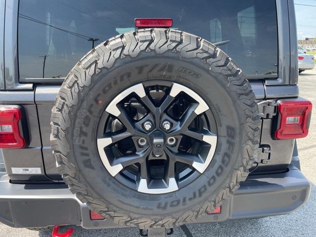 Photo of 2025 Granite Crystal Clearcoat Metallic Jeep Wrangler