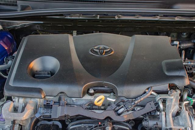 Photo of 2018 Blue Crush Metallic Toyota Camry