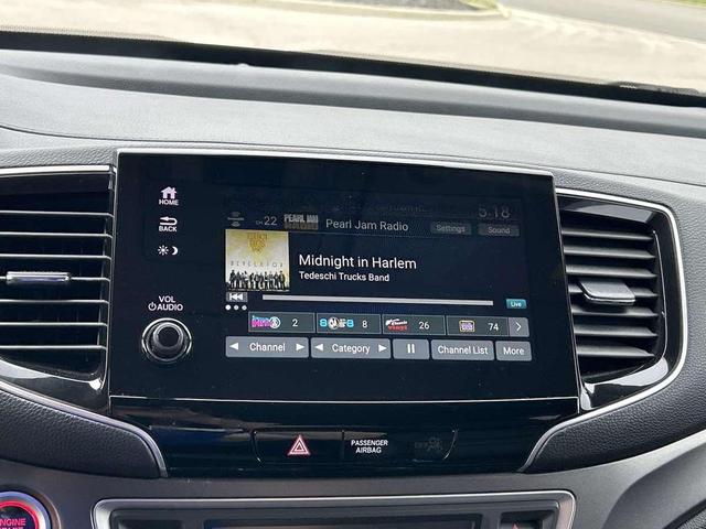 Photo of 2021 Platinum White Pearl Honda Pilot