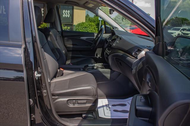 Photo of 2022 Crystal Black Pearl Honda Pilot