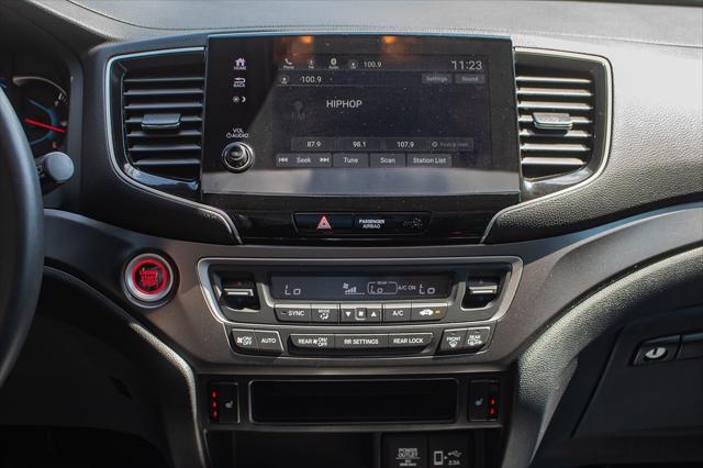 Photo of 2022 Crystal Black Pearl Honda Pilot
