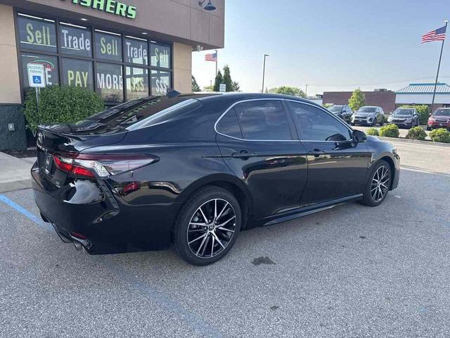 Photo of 2022 Midnight Black Metallic Toyota Camry