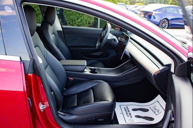 Photo of 2018 Red Multi-Coat Tesla Model 3