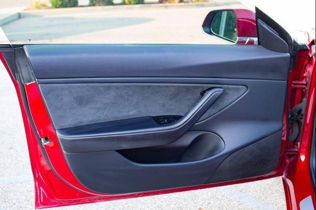 Photo of 2018 Red Multi-Coat Tesla Model 3