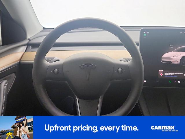 Photo of 2023 White Tesla Model Y