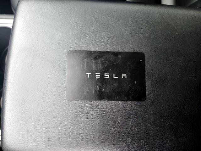 Photo of 2023 White Tesla Model Y