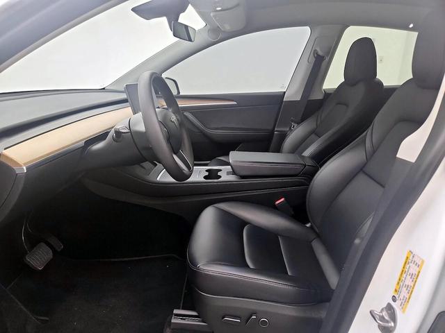 Photo of 2023 White Tesla Model Y
